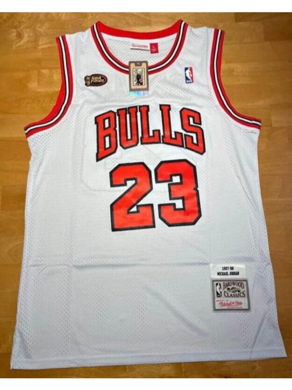 NBA 1997-98 Chicago Bulls Michael Jordan #23 Jersey XL Mitchell & Ness NWT